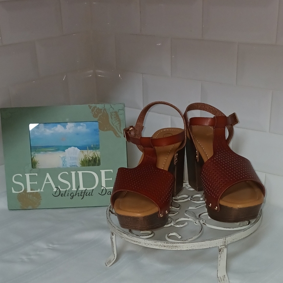 Comfort 1946 Women's Cognac Strappy Open Toed Sandals Size 8 - Picture 10 of 10